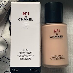 NIB N°1 DE CHANEL REVITALIZING
FOUNDATION